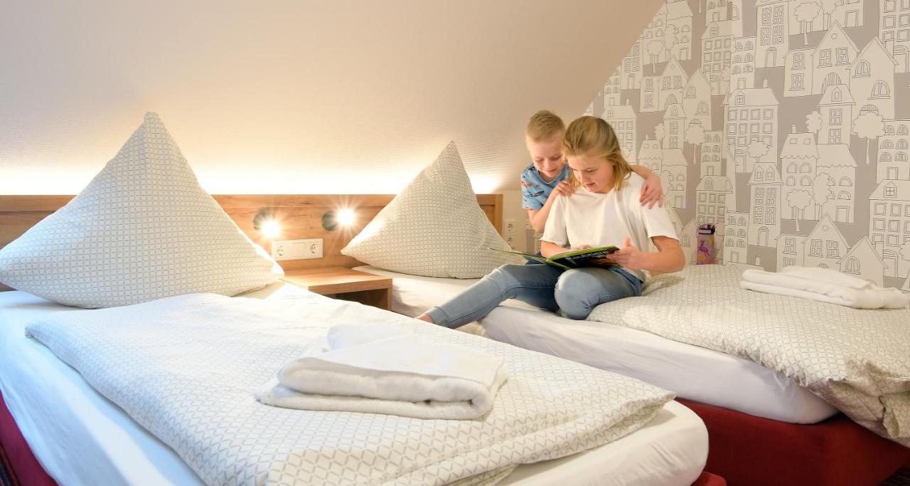 Familienhotel "Rhoen Feeling" Bernshausen Экстерьер фото