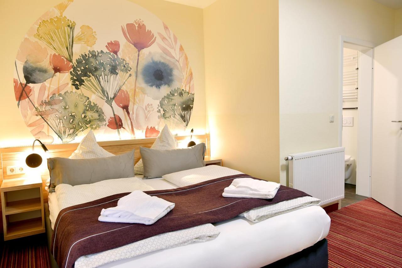 Familienhotel "Rhoen Feeling" Bernshausen Экстерьер фото