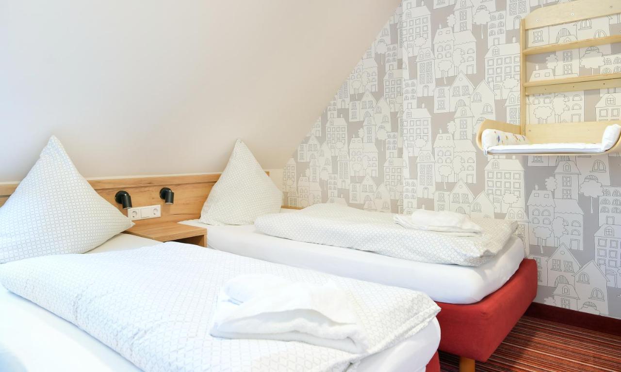 Familienhotel "Rhoen Feeling" Bernshausen Экстерьер фото
