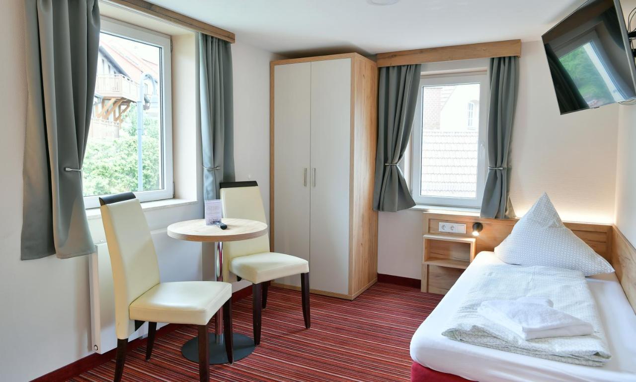 Familienhotel "Rhoen Feeling" Bernshausen Экстерьер фото