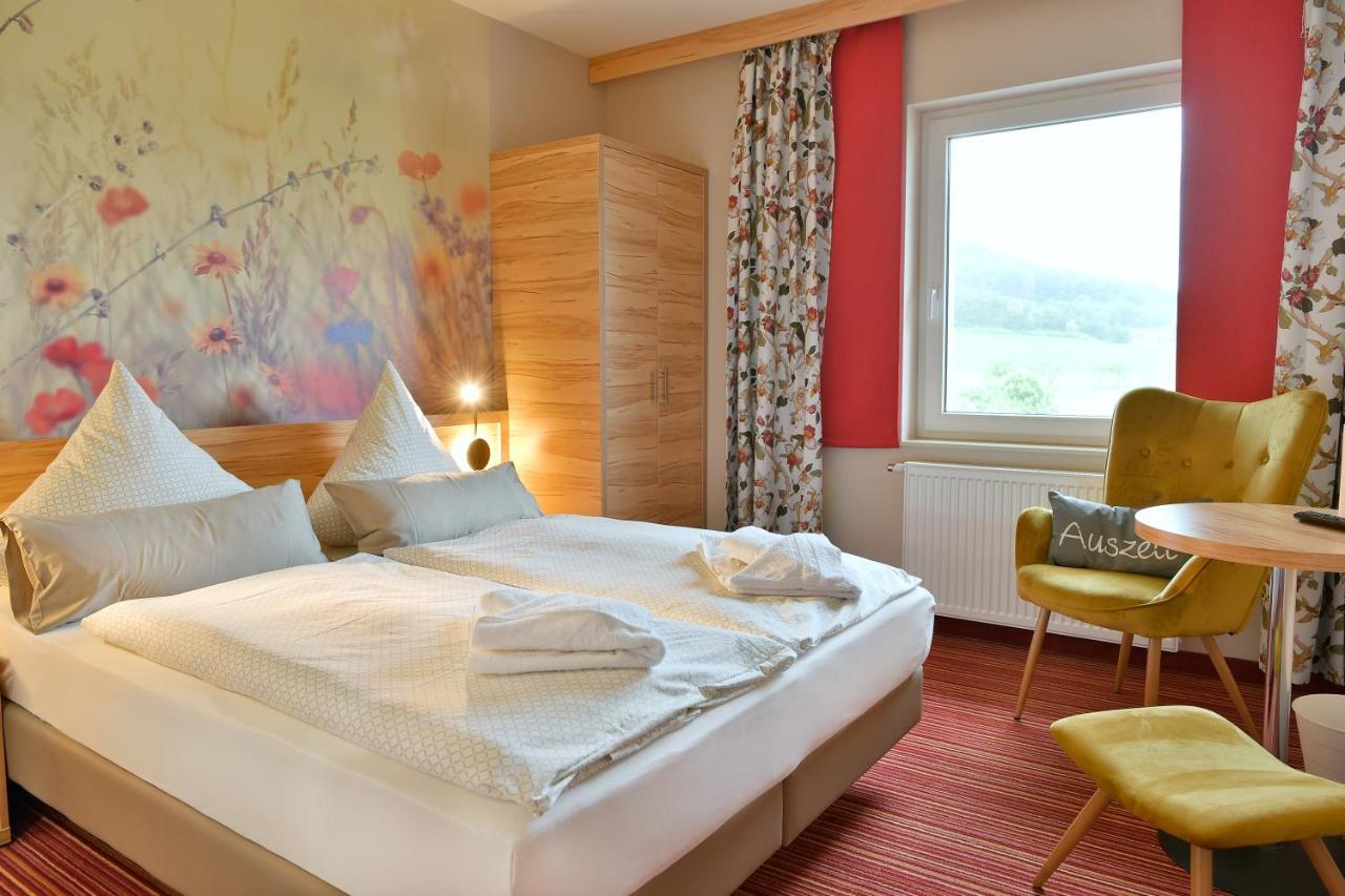 Familienhotel "Rhoen Feeling" Bernshausen Экстерьер фото