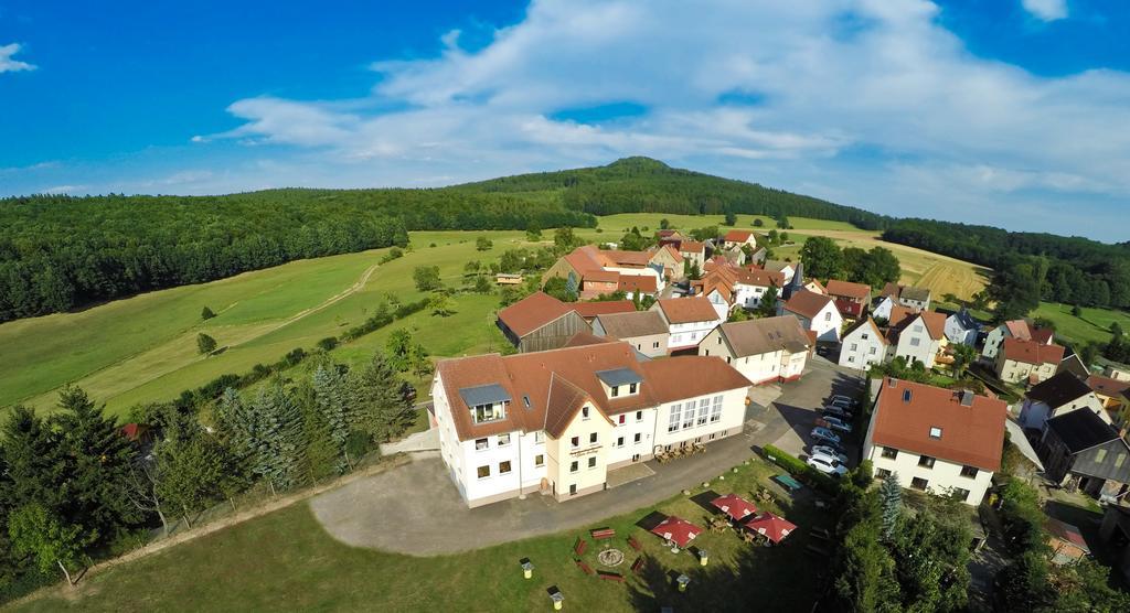 Familienhotel "Rhoen Feeling" Bernshausen Экстерьер фото